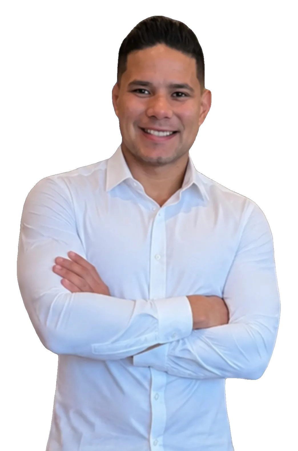 Nilson Villegas, consultor de crédito de Villex Credit, con camisa blanca y brazos cruzados